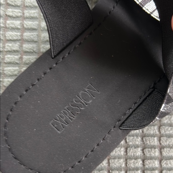 Zebra Print Slides - Picture 4 of 4